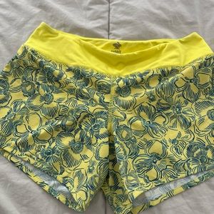 Rabbit size small hopper shorts. Mint condition